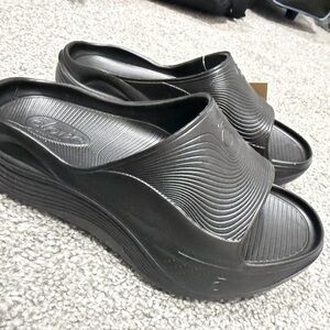 Clove Recovery Slides Sz 6 NWT